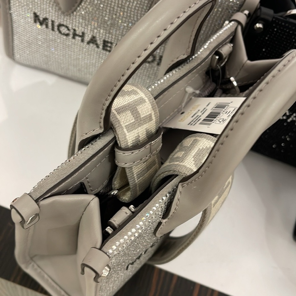 MICHAEL KORS MK
Mirella Extra-Small Logo XS Shopper XBody Leather Crossbody Bag - Picture 5 of 16